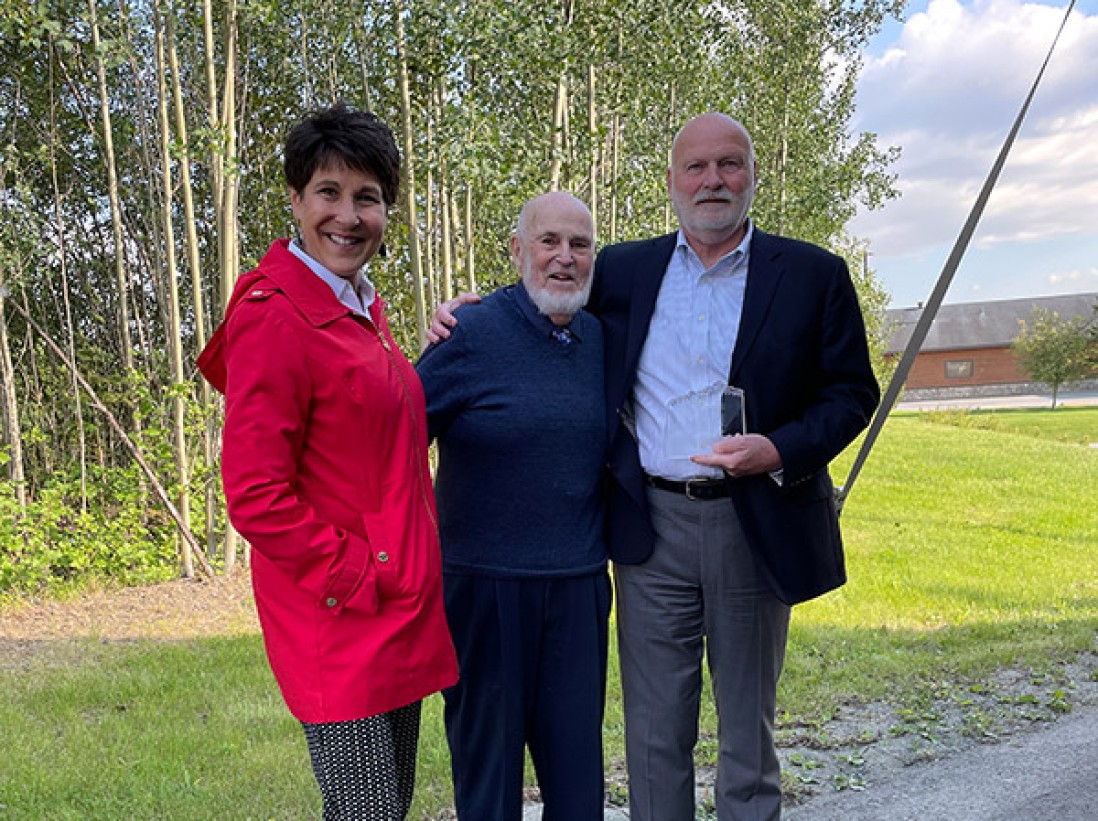 John Weaver Recognized with Bert Hall Award